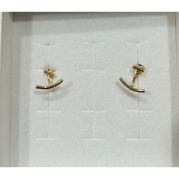 SHEMISLI Gold Bar Ear Jacket, Curved Front And Back Earrings - Picture 2 of 3